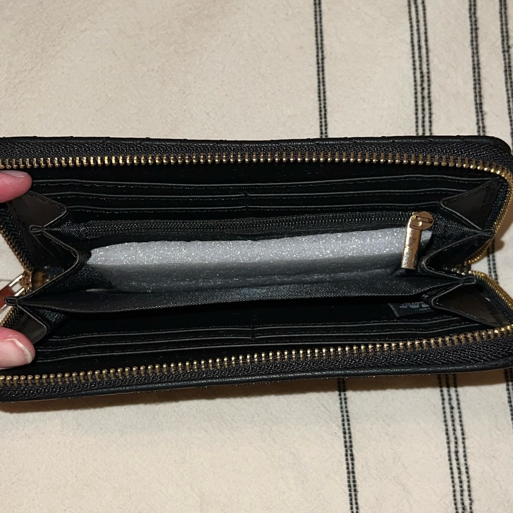 Jewel & Clara wallet - Picture 2 of 2